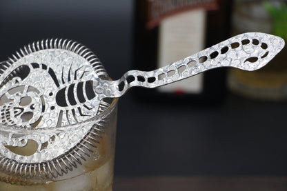 Scorpion Cocktail Strainer With Raindrop Pattern - Stainless Steel